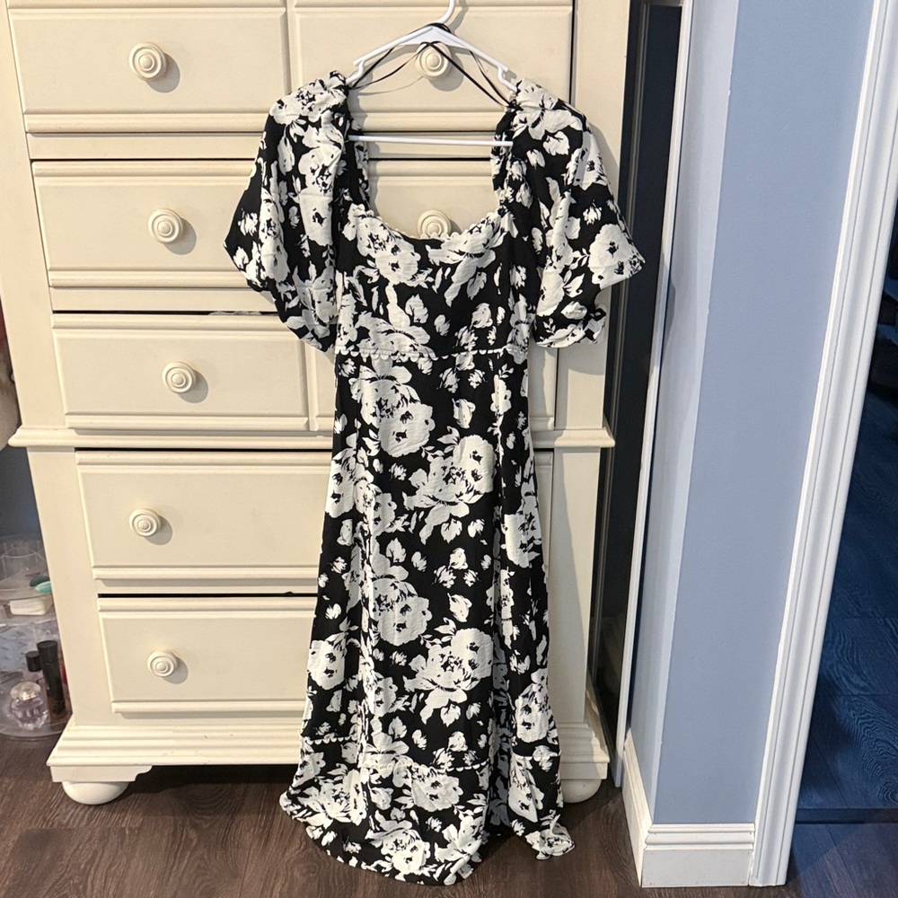 Umgee Floral Black and White Women's Dress size small